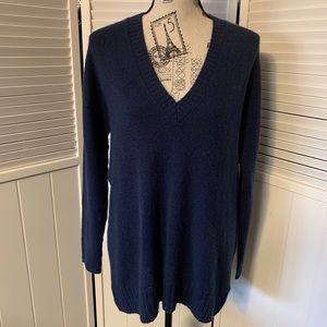 Naked cashmere boyfriend sweater v neck slouchy Inman medium